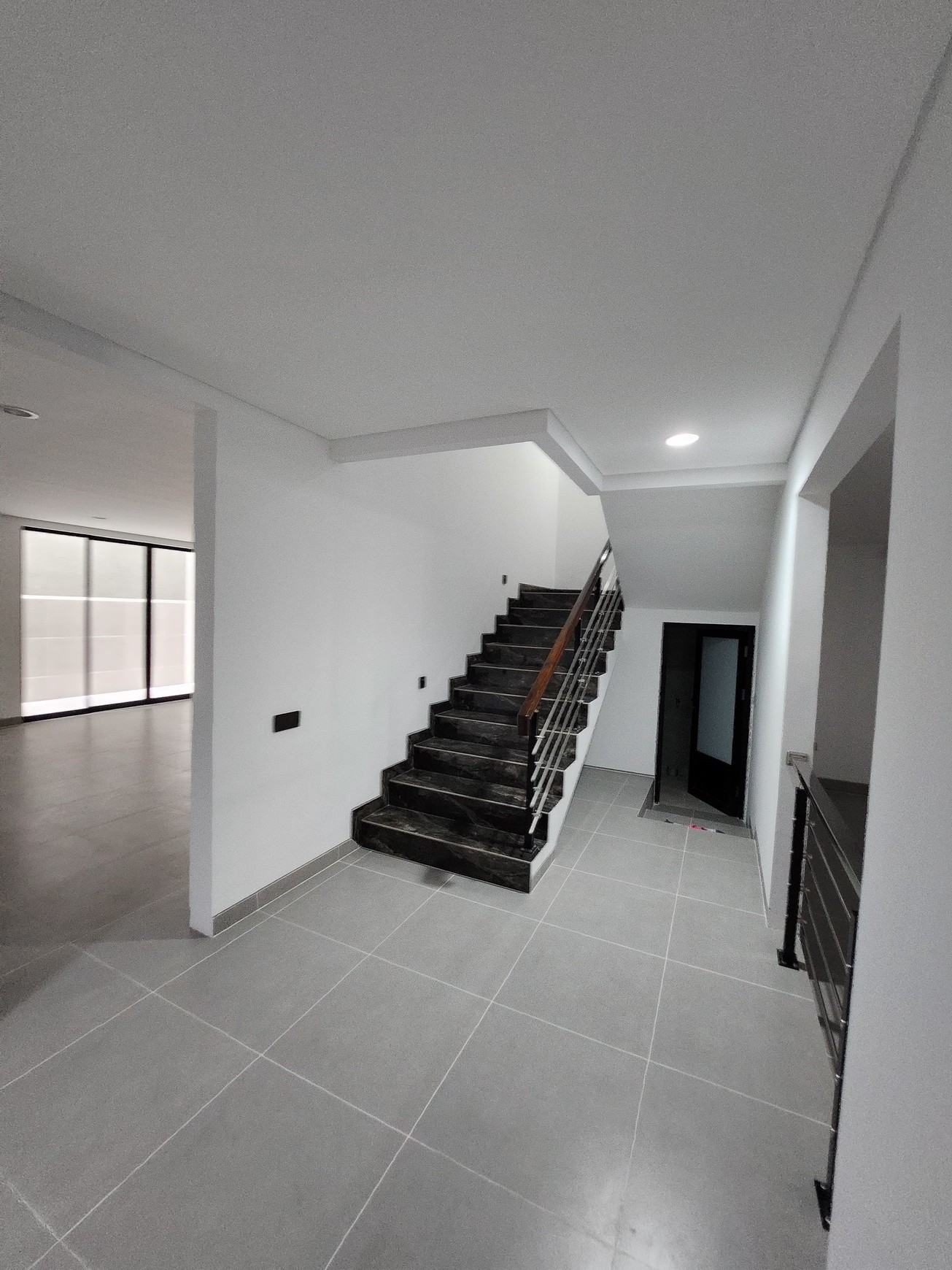 Dijual Rumah Baru Waterfront Citraland Surabaya New Modern Bonus Semi Furnished Dekat Universitas Ciputra, Hokky Buah, Fresh Market