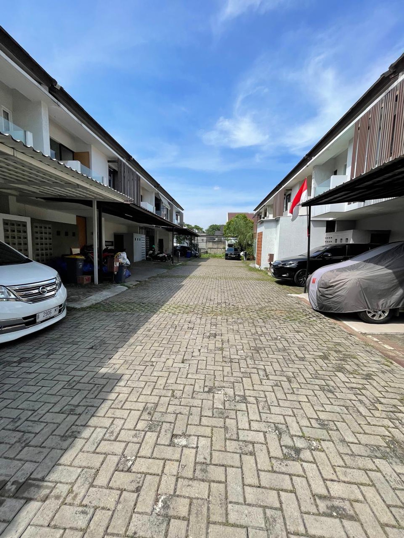 Rumah Cantik di Ciputat Timur dengan 3+1 Kamar Tidur dan 3+1 Kamar Mandi + Terdapat Kitchen Set di dalamnya.