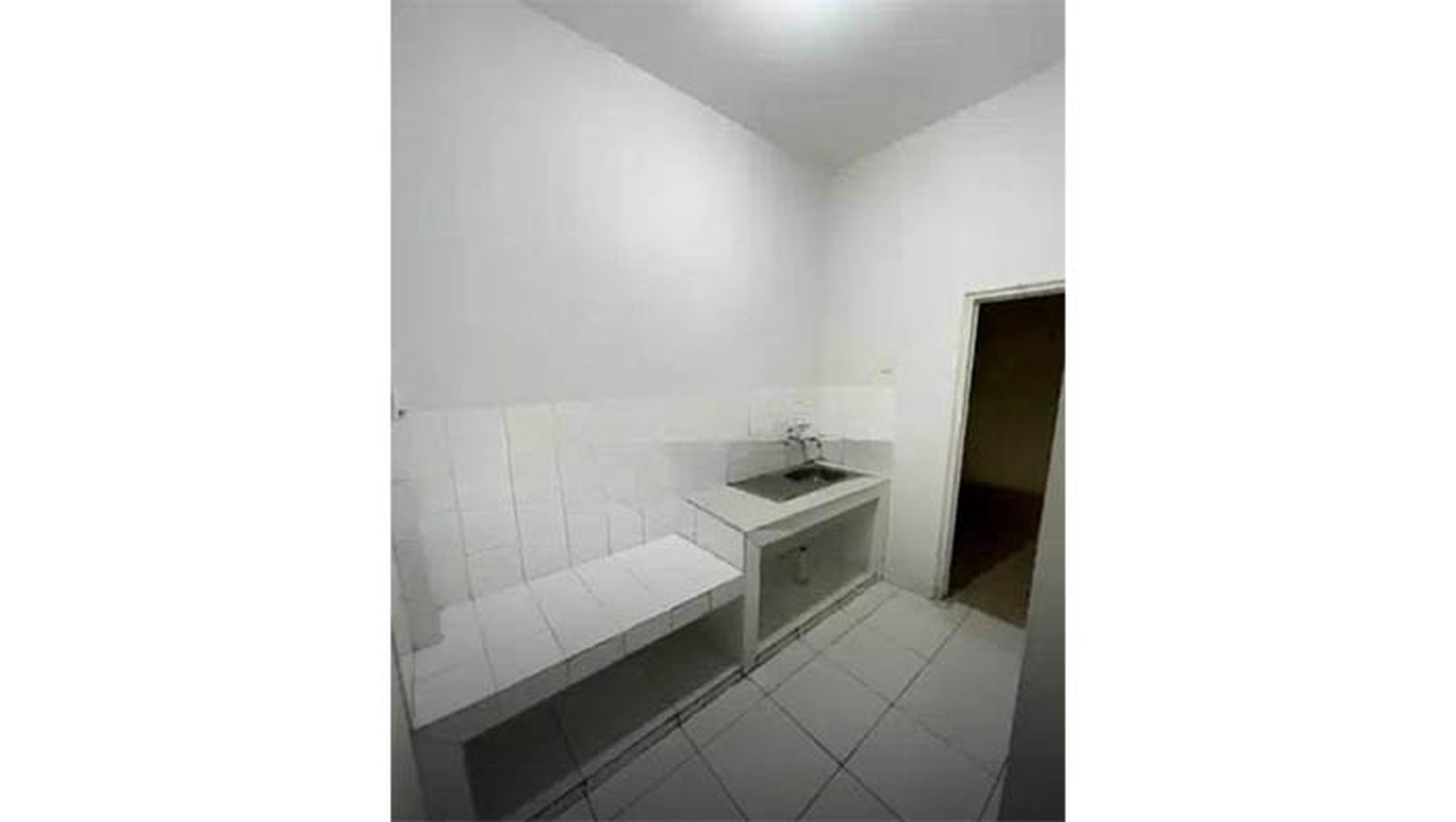Disewa Ruko Toho, Muara Kamal, Penjaringan  - Ruko 4-1/2 lantai - Luas tanah 4,5x17m2 - Sertifikat :  PPJB  Kode PAP :  I02-S7265