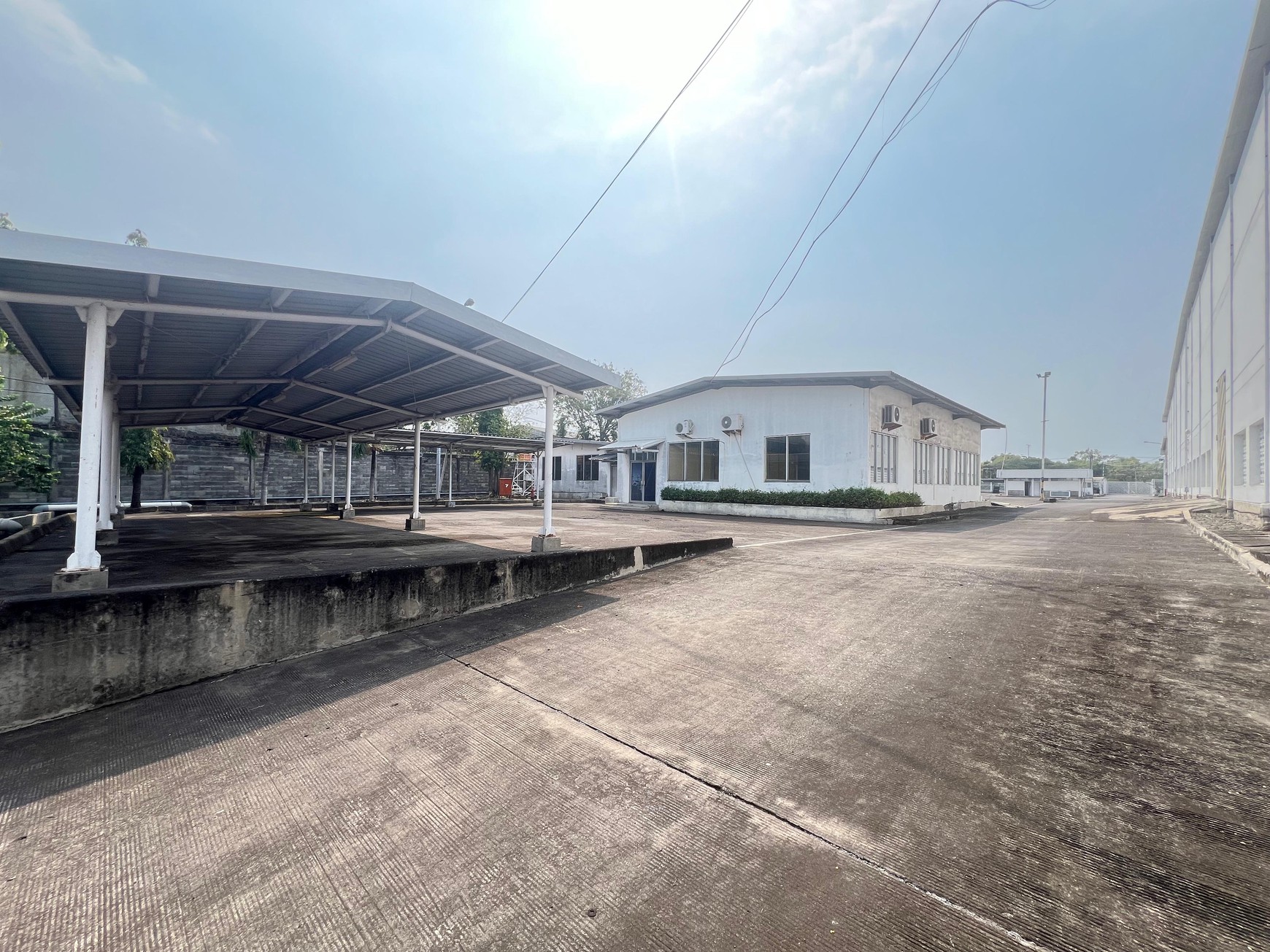 DISEWA Gudang Siap Pakai Fasilitas Loading Dock di Margomulyo Surabaya