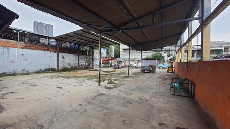 Disewa Kavling Lokasi Strategis dengan Luas Tanah 429 m2 ada bangunan 50 m2 Surat SHM