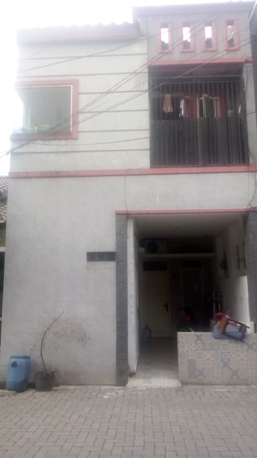 Rumah 2 Lantai Siap Huni dengan Hunian Nyaman dan Asri @Ciputat Timur
