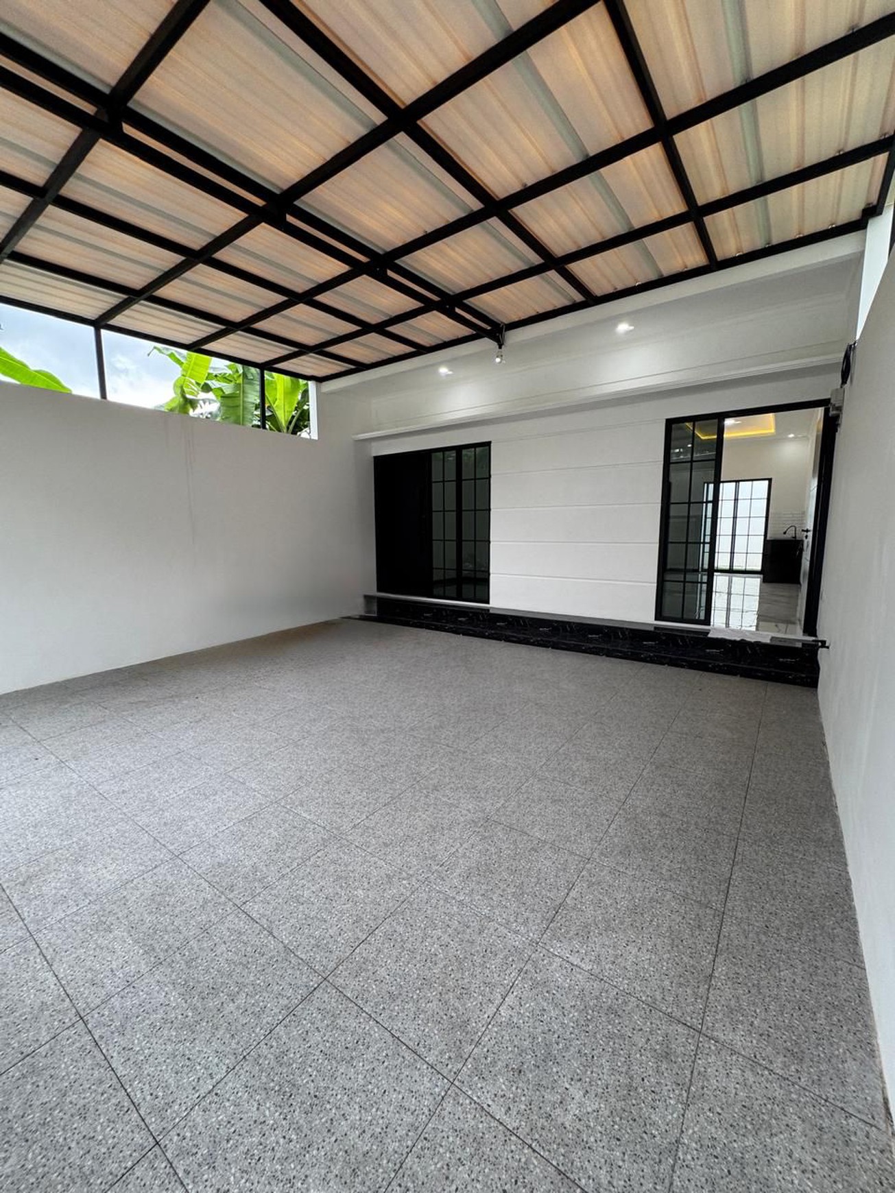 Rumah 2 Lantai Siap Huni di Pondok Ranji dengan KT 3+1 KM 3+1 Surat SHM Granit Hunian Nyaman dan Asri