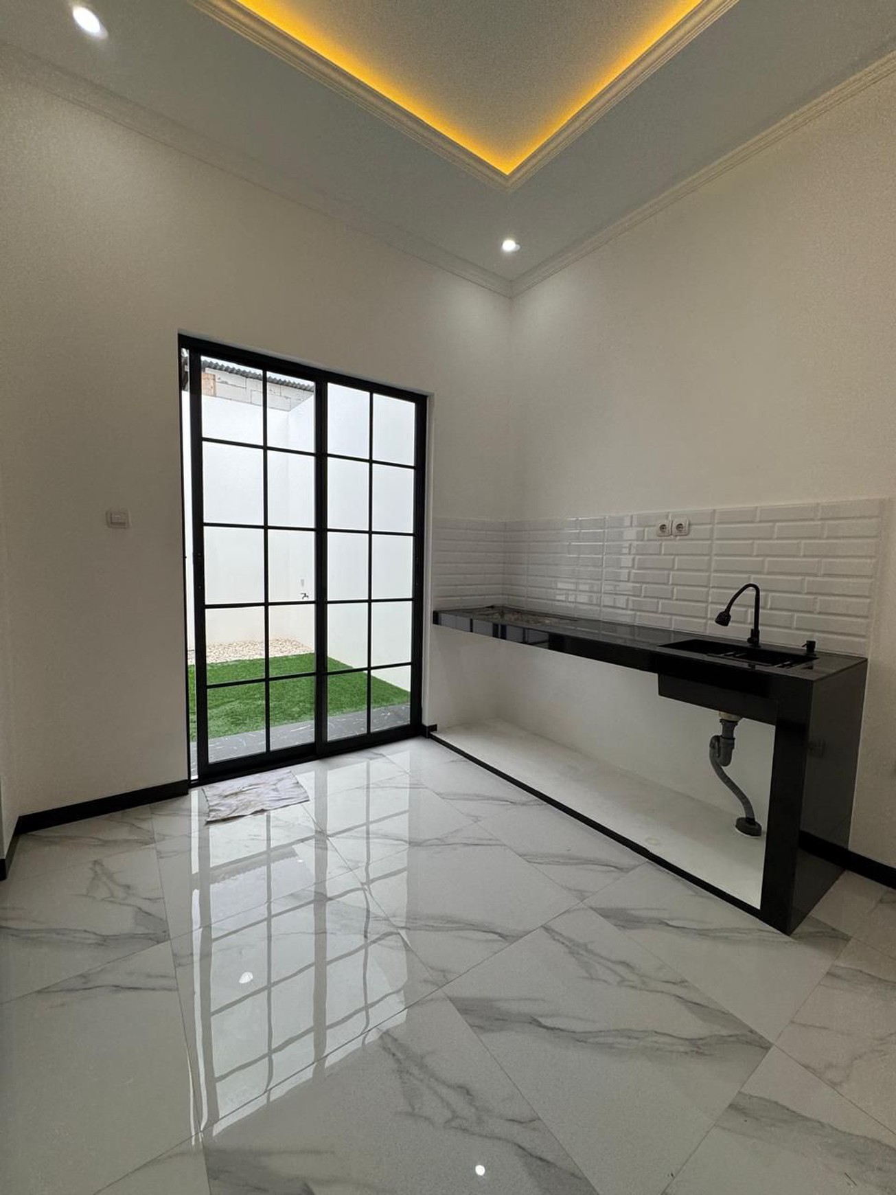 Rumah 2 Lantai Siap Huni di Pondok Ranji dengan KT 3+1 KM 3+1 Surat SHM Granit Hunian Nyaman dan Asri