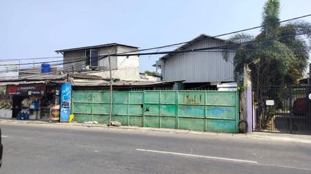 Gudang Strategis, Posisi Pinggir Jalan di Cipondoh, Tangerang