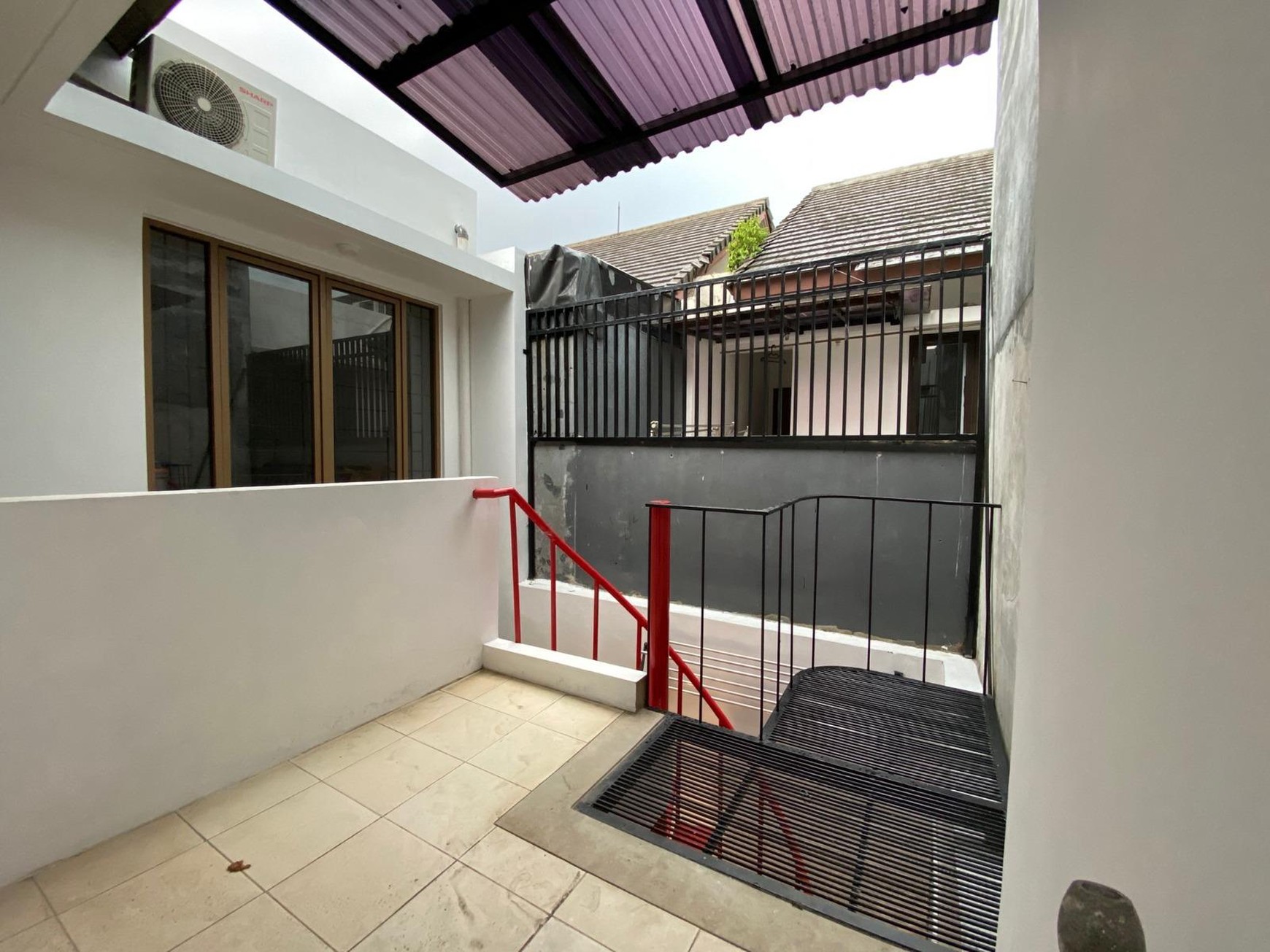 Rumah Cantik di Bintaro Jaya KT 4 KM 3 Luas Tanah 120 dan Luas Bangunan 144 Surat SHM