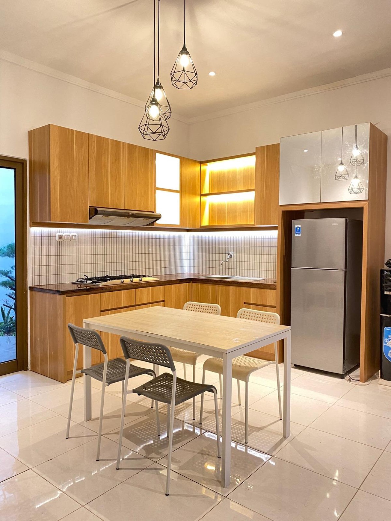 Rumah Cantik di Bintaro Jaya KT 4 KM 3 Luas Tanah 120 dan Luas Bangunan 144 Surat SHM