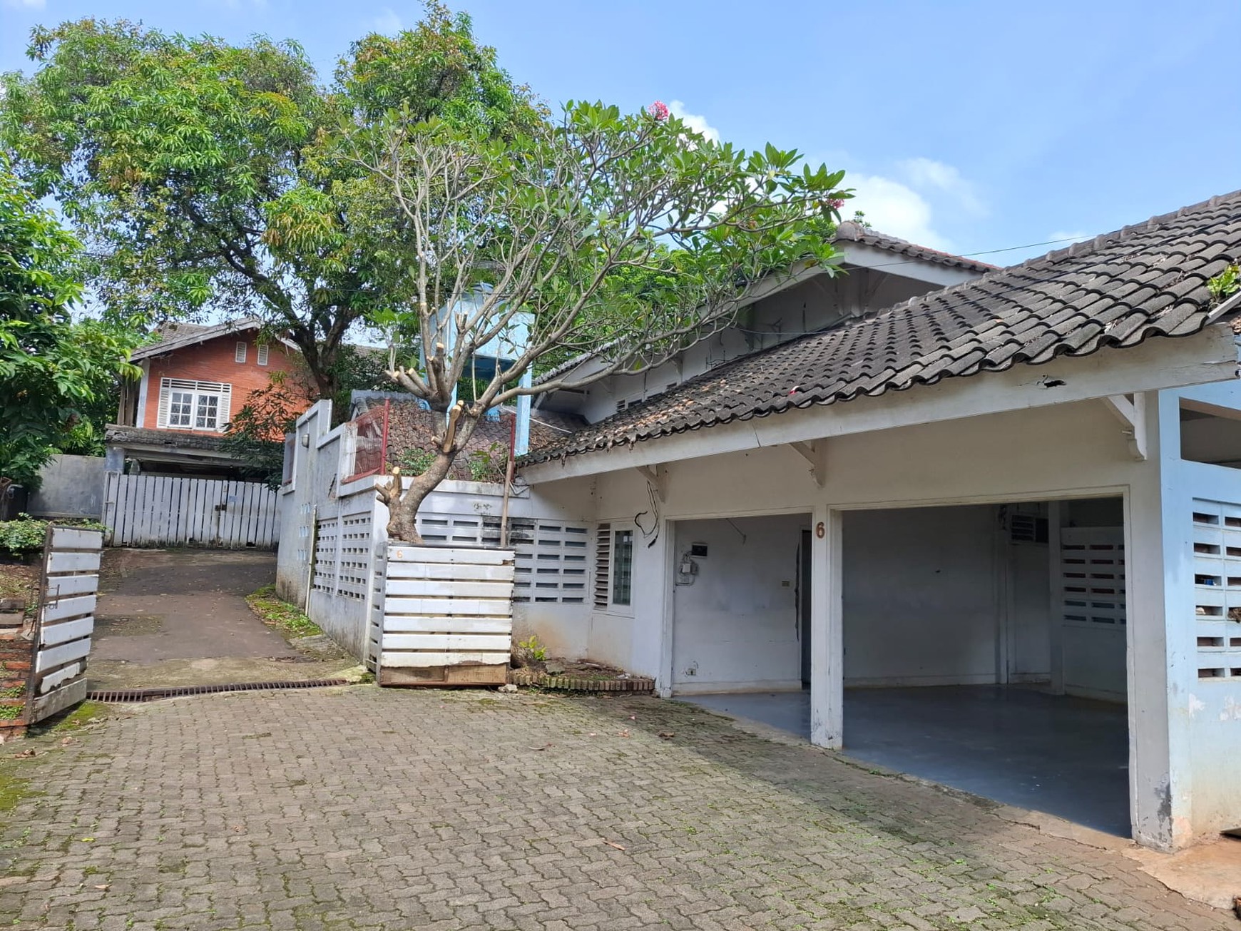 Dijual rumah 2 lantai di Griya Sekar Melati Andara Cinere dekat stasiun Fatmawati 