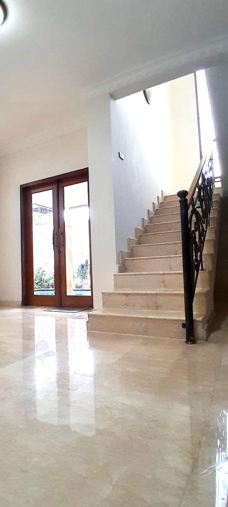 Rumah 2 Lantai ada Swimming Pool di Cipete Utara, Kebayoran Baru