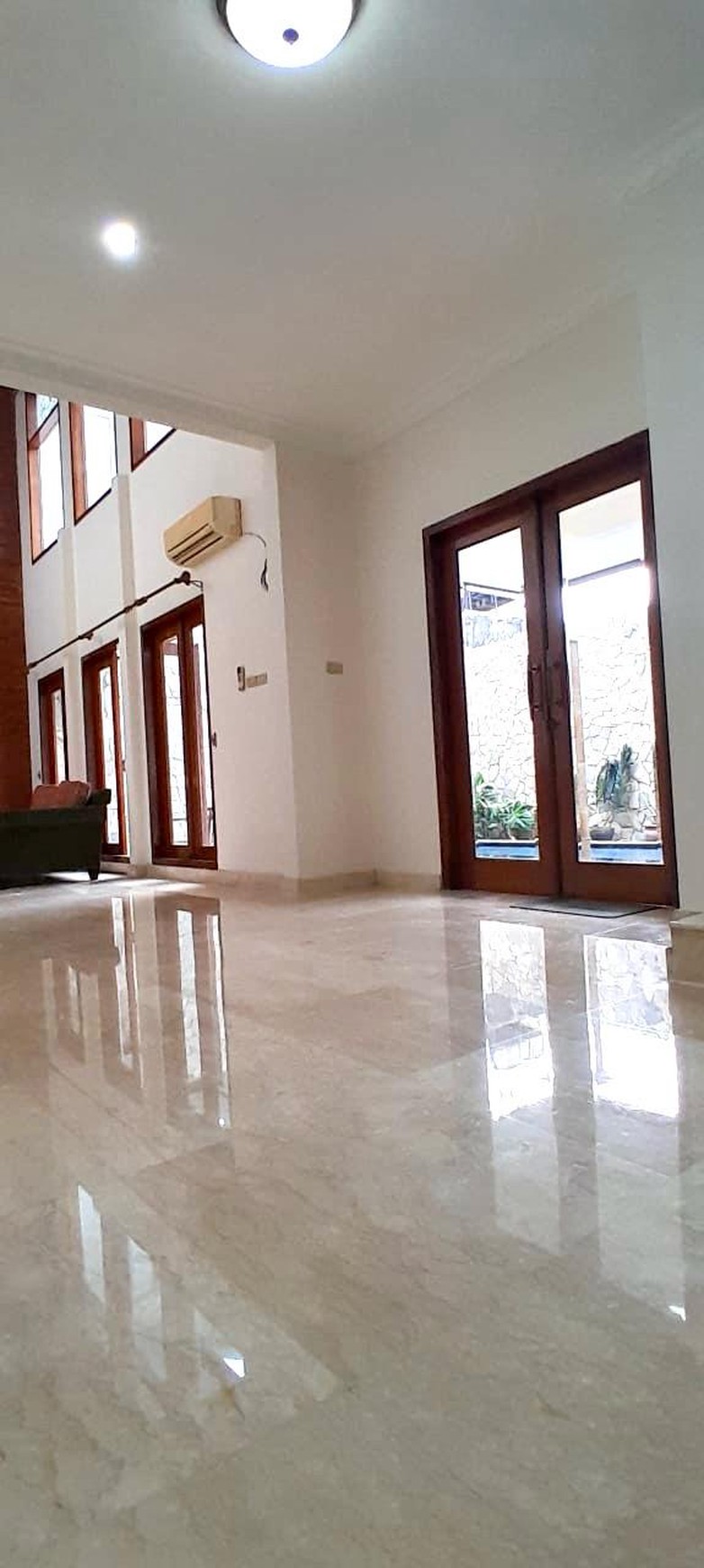 Rumah 2 Lantai ada Swimming Pool di Cipete Utara, Kebayoran Baru