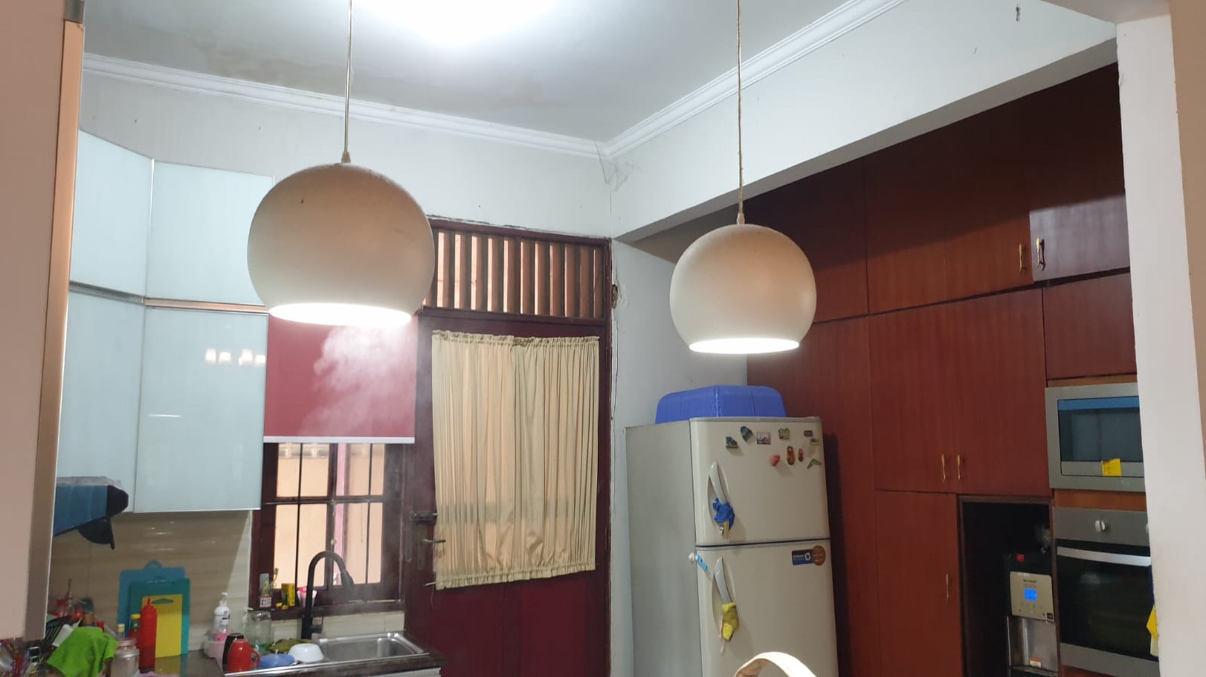 Jual Rumah taman yg luas Dekat Pintu Toll Pasar Minggu Jakarta Selatan