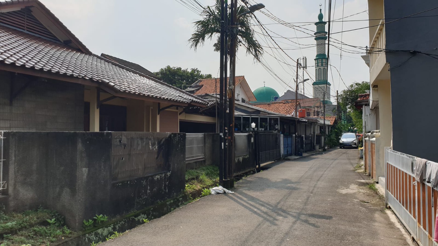 Jual Rumah taman yg luas Dekat Pintu Toll Pasar Minggu Jakarta Selatan