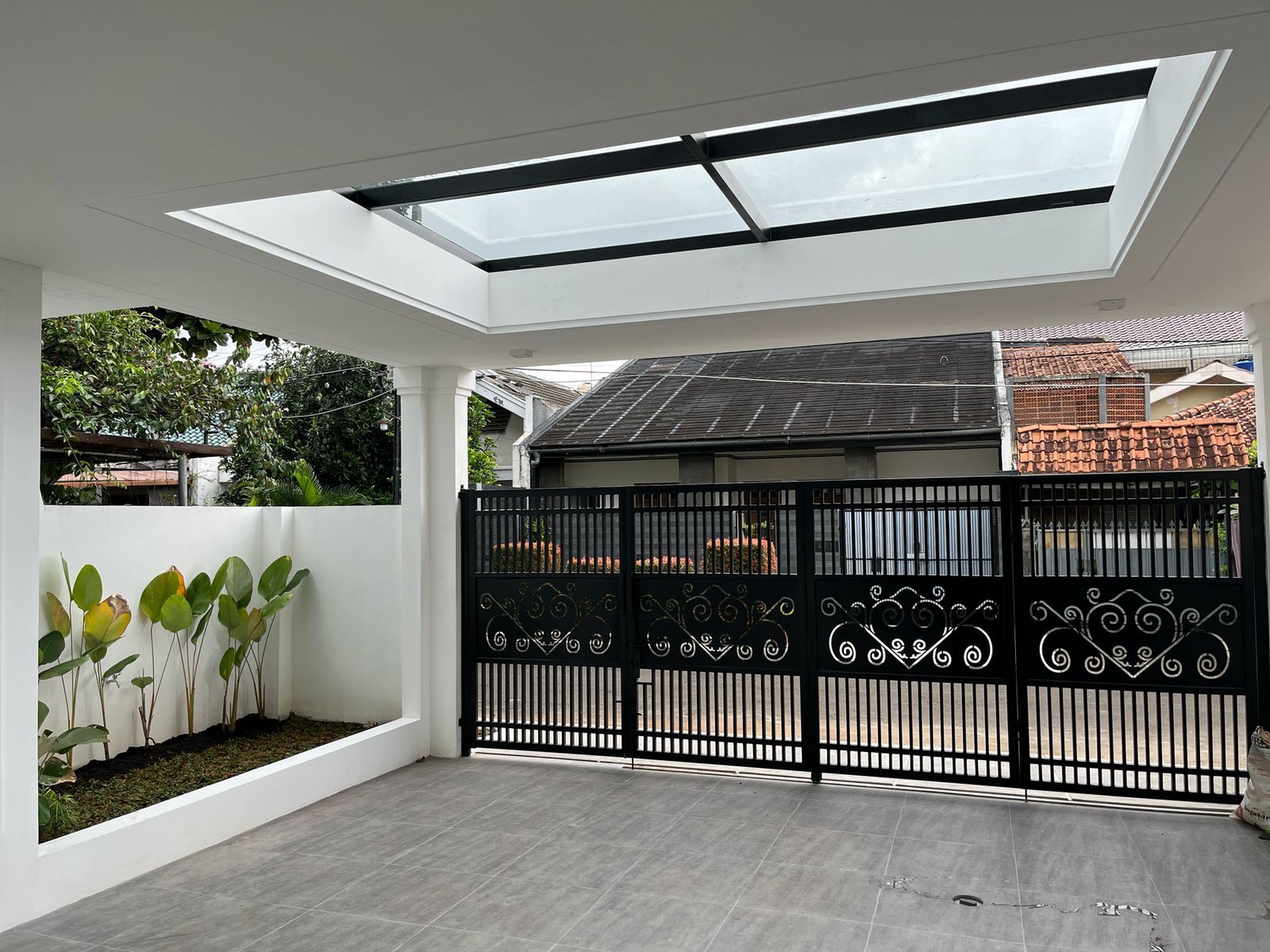 Brand New Rumah 2 Lantai Dalam Komplek Mega Cinere Akses Mudah ke Tol