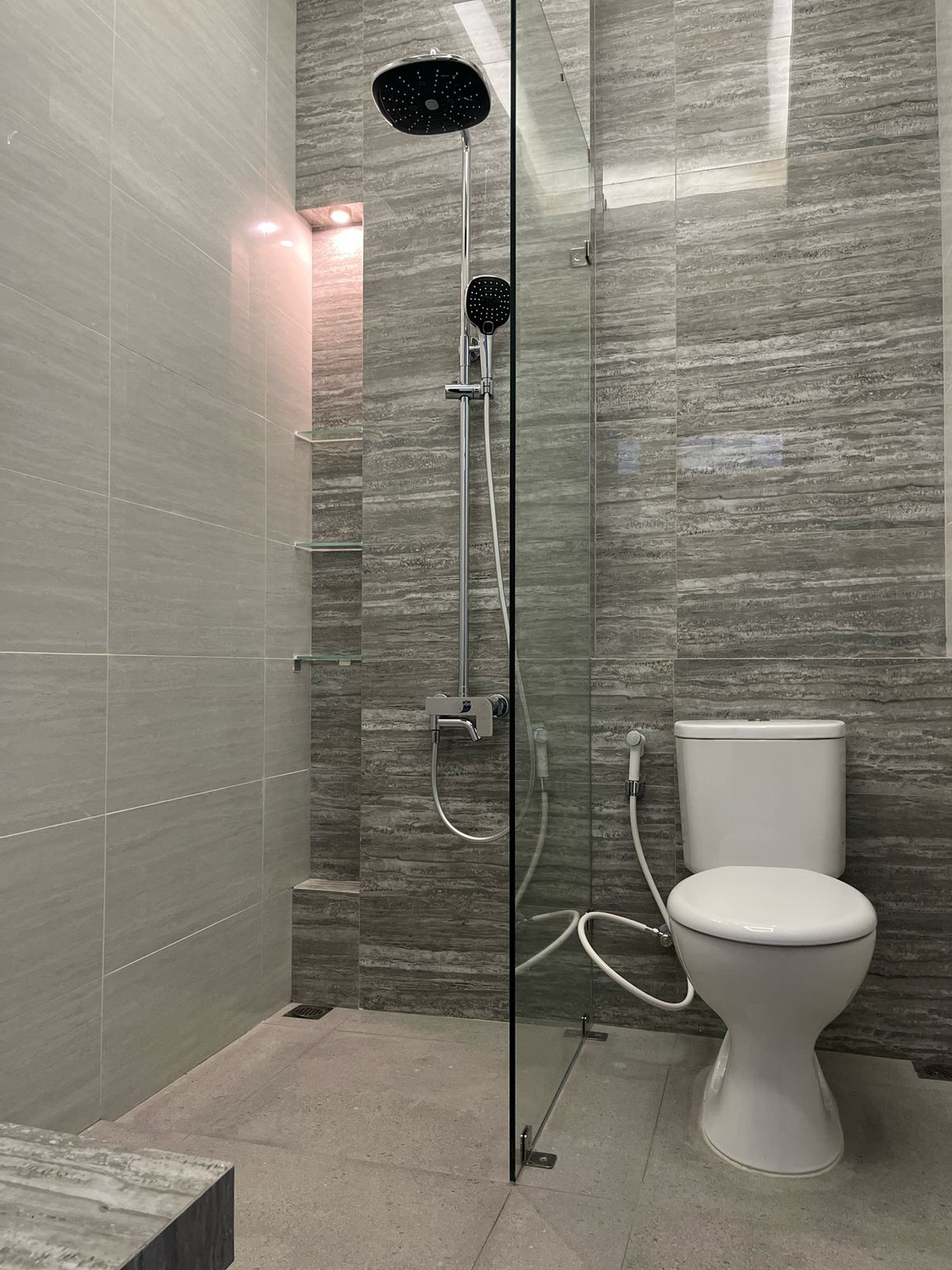 Brand New Rumah 2 Lantai Dalam Komplek Mega Cinere Akses Mudah ke Tol