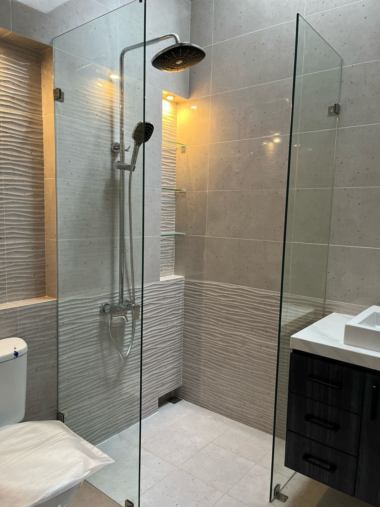 Brand New Rumah 2 Lantai Dalam Komplek Mega Cinere Akses Mudah ke Tol