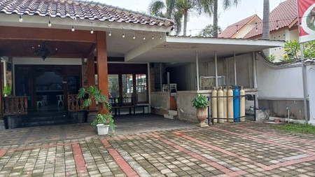 DISEWAKAN RUANG USAHA eks Resto, Strategis, Bangunan Unik, Pinggir jalan Lb Bulus, dekat MRT FATMAWATI