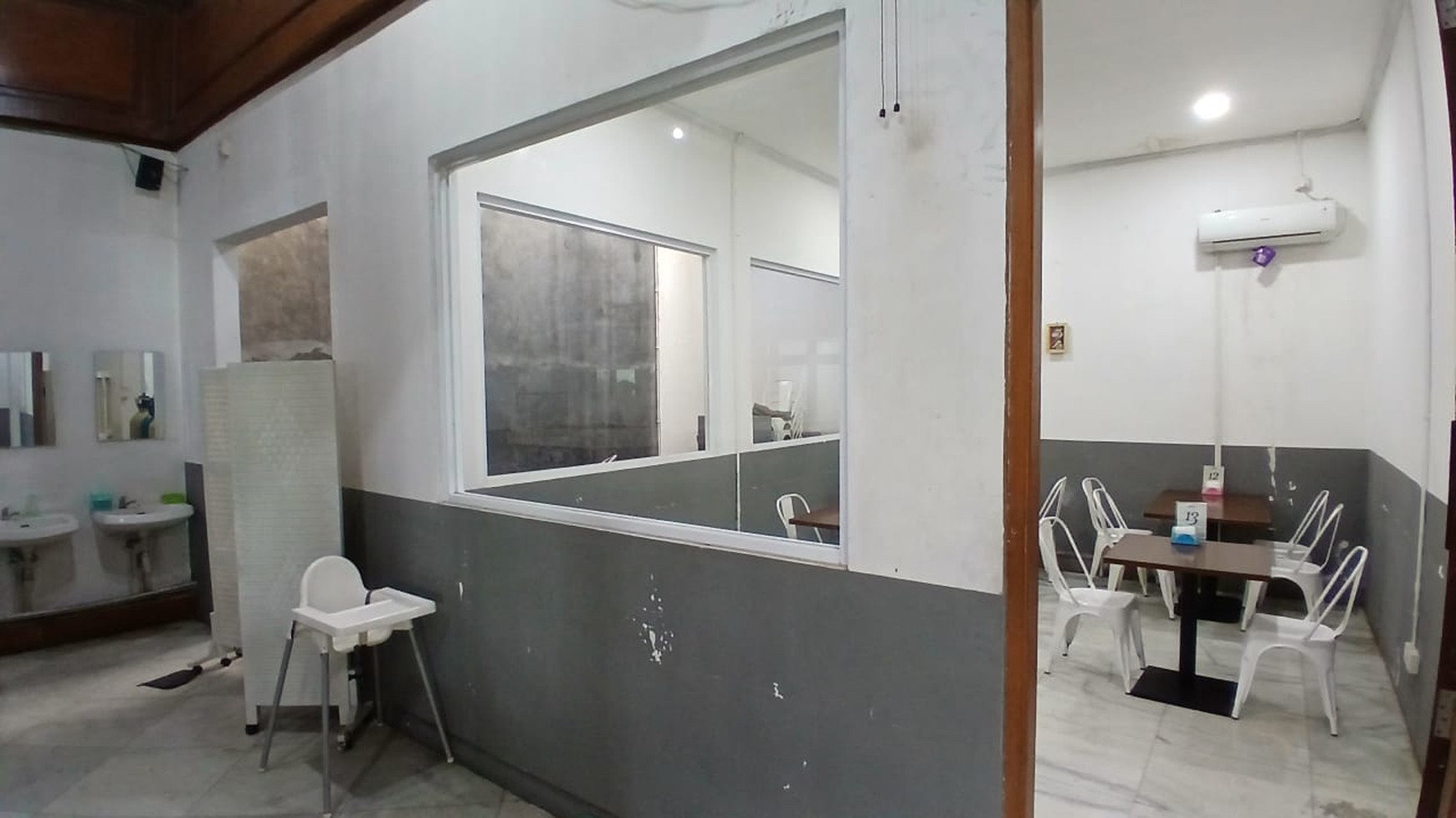DISEWAKAN RUANG USAHA eks Resto, Strategis, Bangunan Unik, Pinggir jalan Lb Bulus, dekat MRT FATMAWATI
