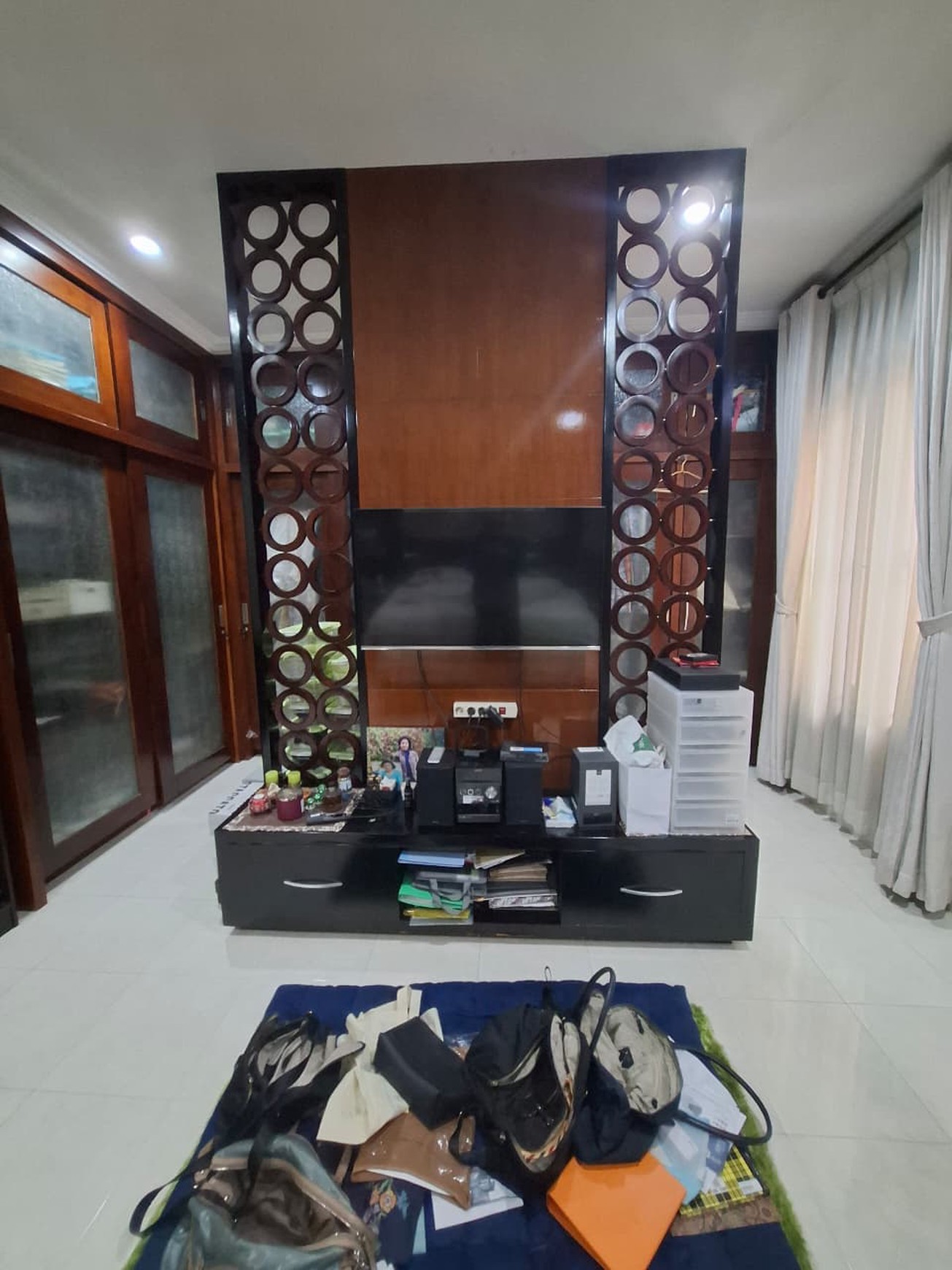 Rumah Mewah Furnish Dalam Perum Dijalan Ringroad Utara, Maguwoharjo, Depok, Sleman