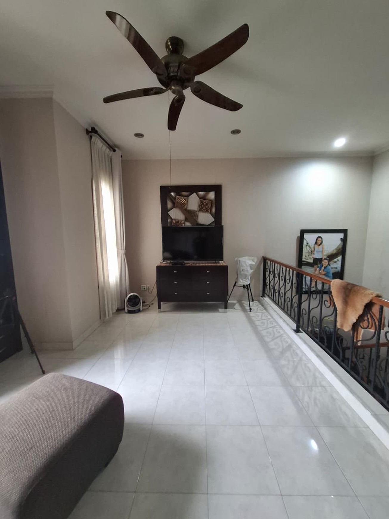 Rumah Mewah Furnish Dalam Perum Dijalan Ringroad Utara, Maguwoharjo, Depok, Sleman