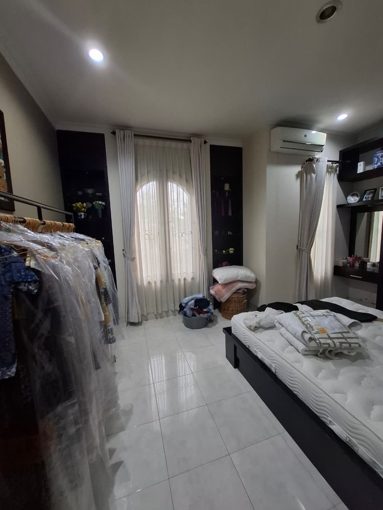 Rumah Mewah Furnish Dalam Perum Dijalan Ringroad Utara, Maguwoharjo, Depok, Sleman