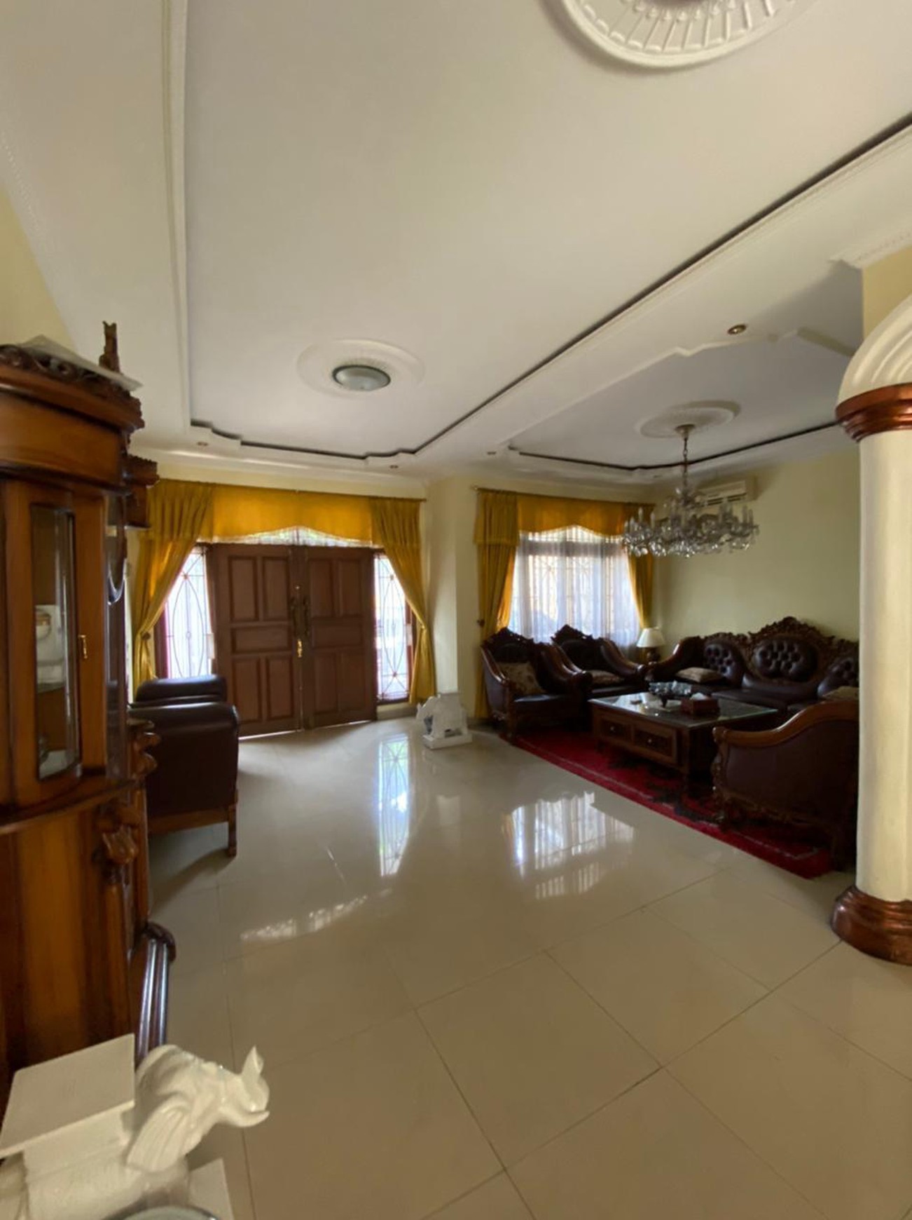 Rumah Luas 2 Lantai di Jakarta Selatan KT 6+2 KM 7+1 Surat SHM.