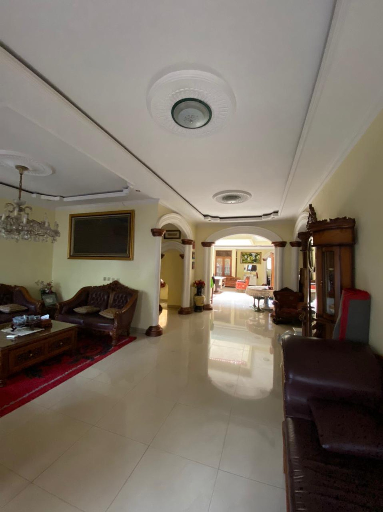 Rumah Luas 2 Lantai di Jakarta Selatan KT 6+2 KM 7+1 Surat SHM.