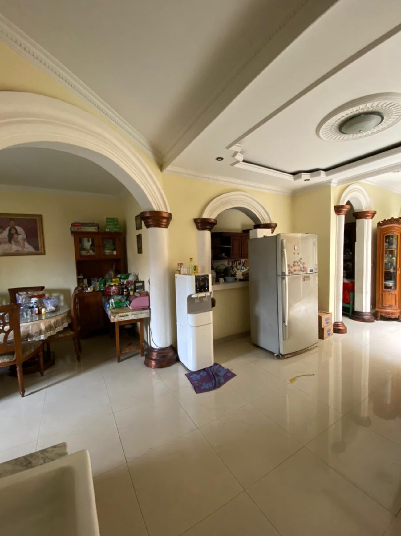 Rumah Luas 2 Lantai di Jakarta Selatan KT 6+2 KM 7+1 Surat SHM.