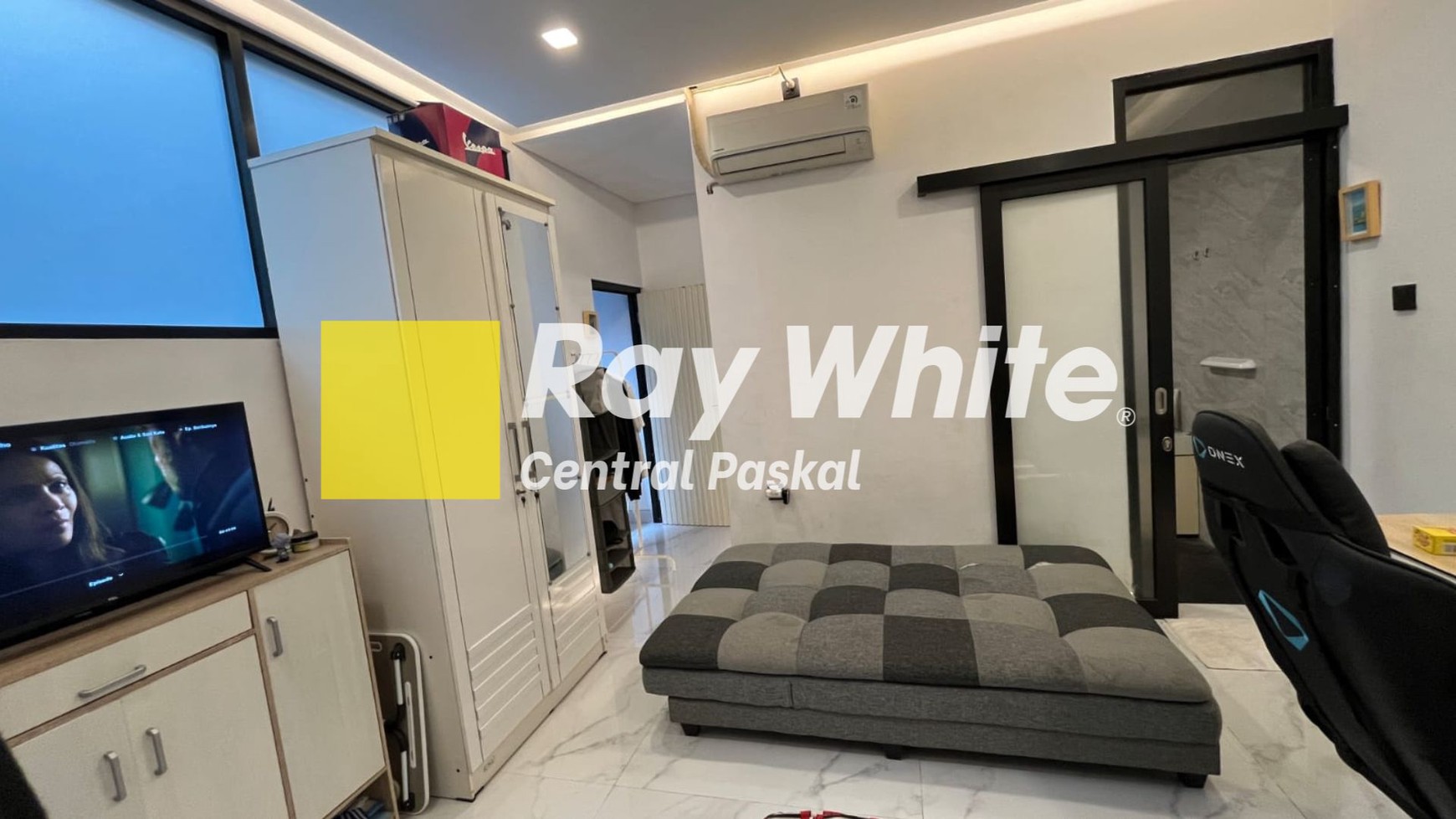 Rumah Minimalis Modern di Setra Regency Bandung