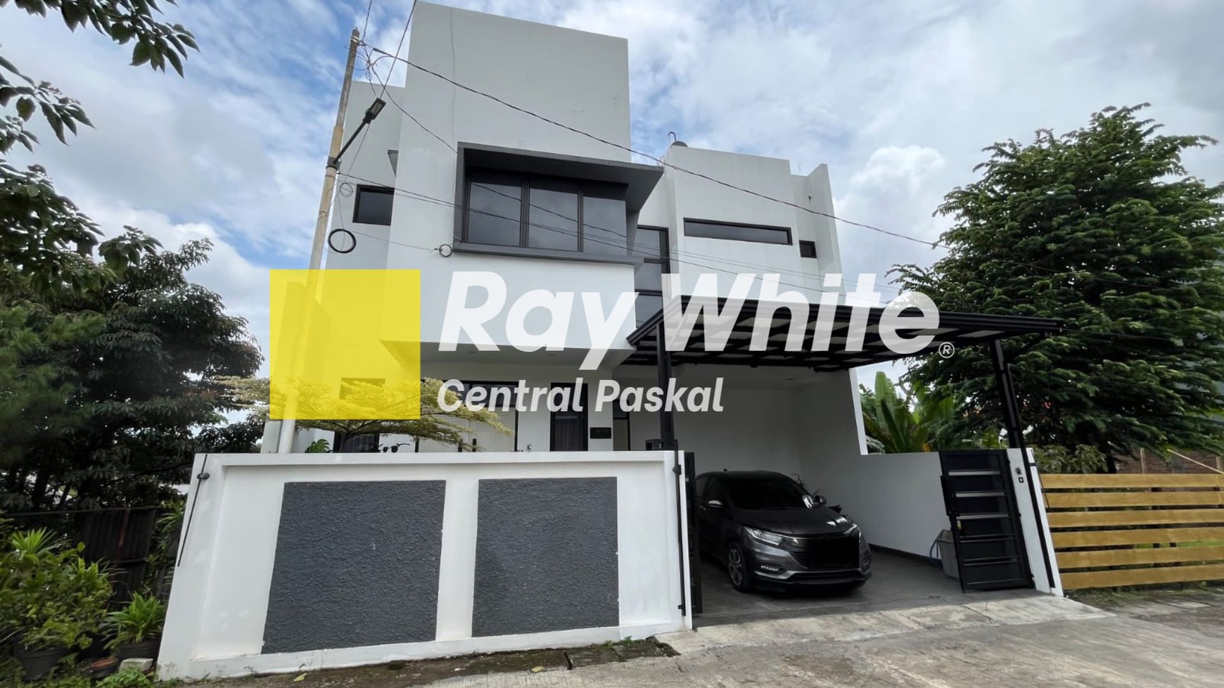 Rumah Minimalis Modern di Setra Regency Bandung
