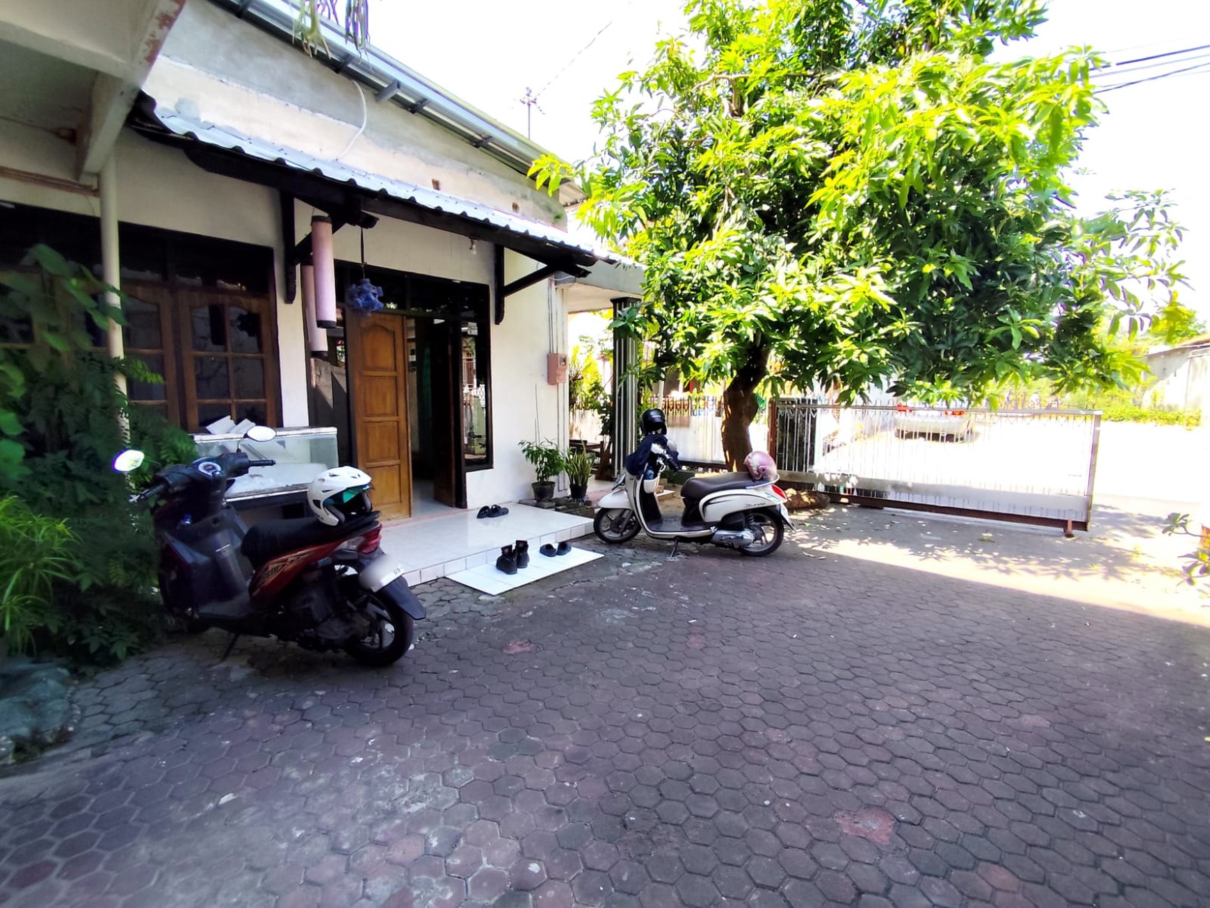Rumah 298 Meter Tengah Kota Dekat Gembira Loka Zoo Rejowinangun, Kotagede, Yogyakarta