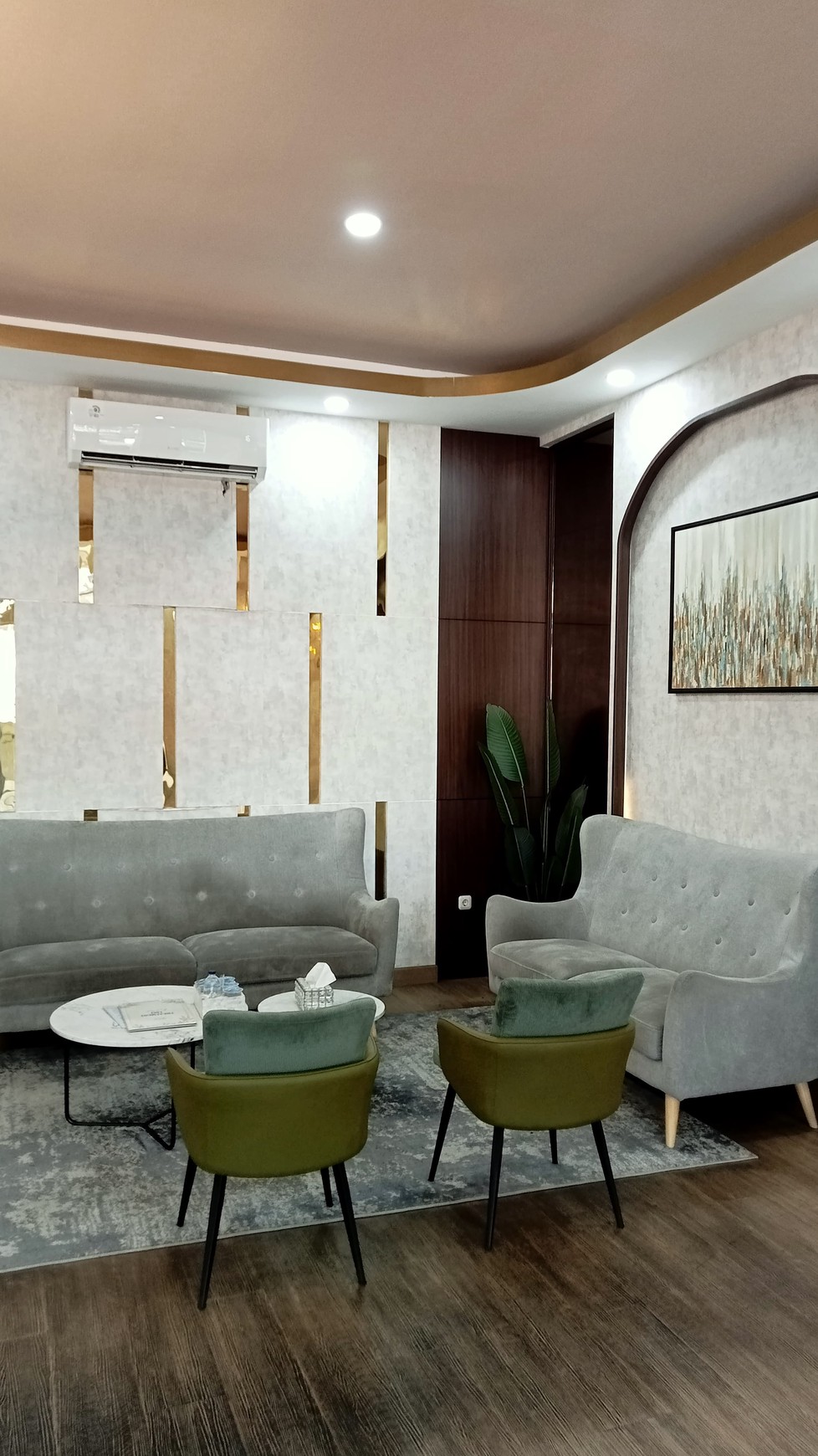 Dijual Ruko Gading Park Kelapa Gading Jakarta Utara - Hadap Nol Jalan Raya Utama - Bonus Usaha Klinik Skin Care Aktif Plus Peralatan Full Furnished Lengkap - Aktif Operasional - Parkiran Mobil Luas