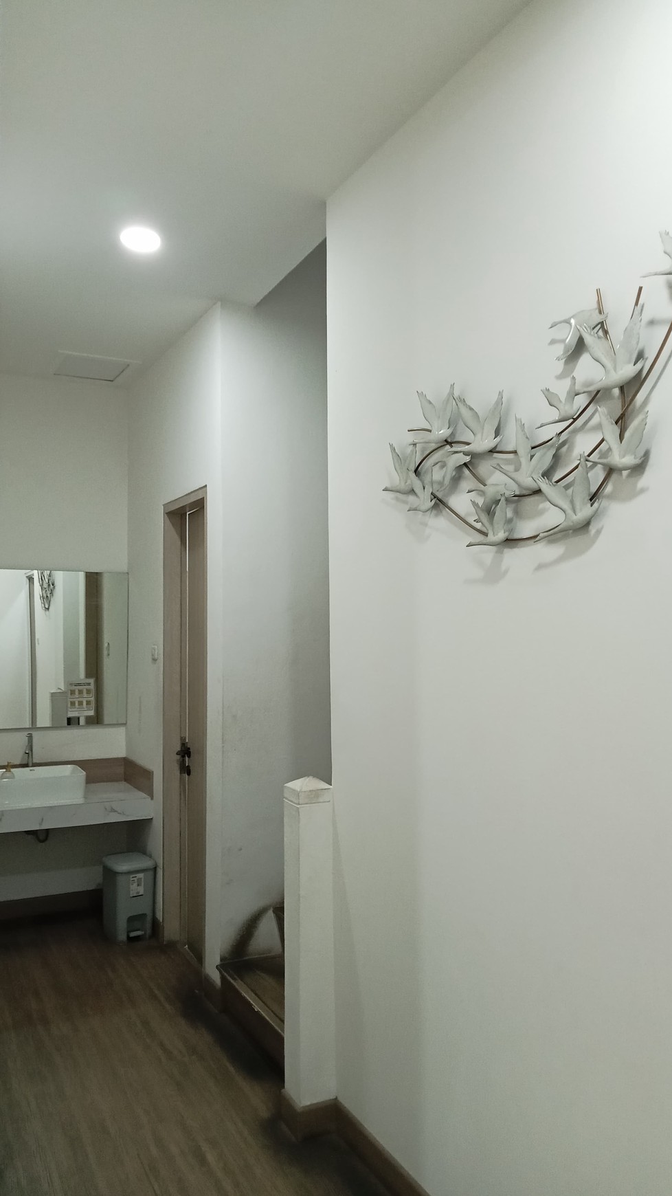 Dijual Ruko Gading Park Kelapa Gading Jakarta Utara - Hadap Nol Jalan Raya Utama - Bonus Usaha Klinik Skin Care Aktif Plus Peralatan Full Furnished Lengkap - Aktif Operasional - Parkiran Mobil Luas