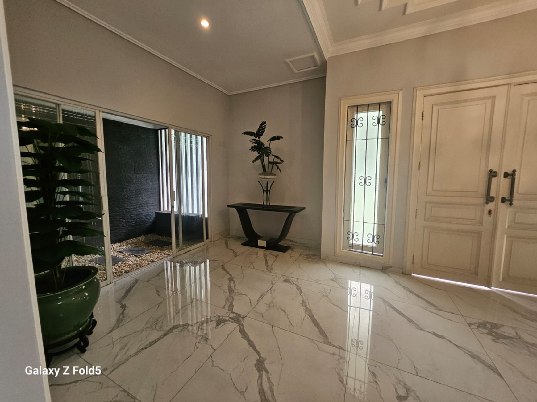 Rumah asri Ancol timur