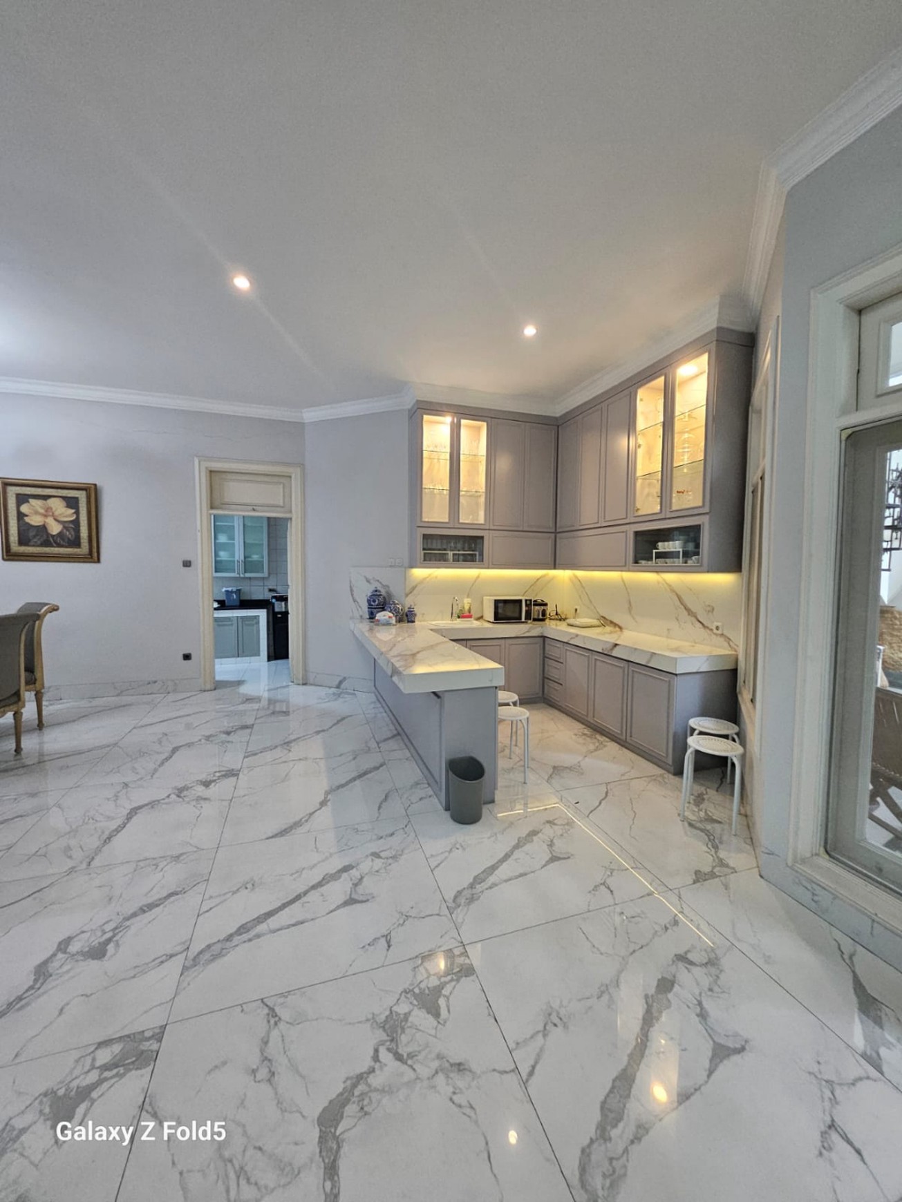 Rumah asri Ancol timur