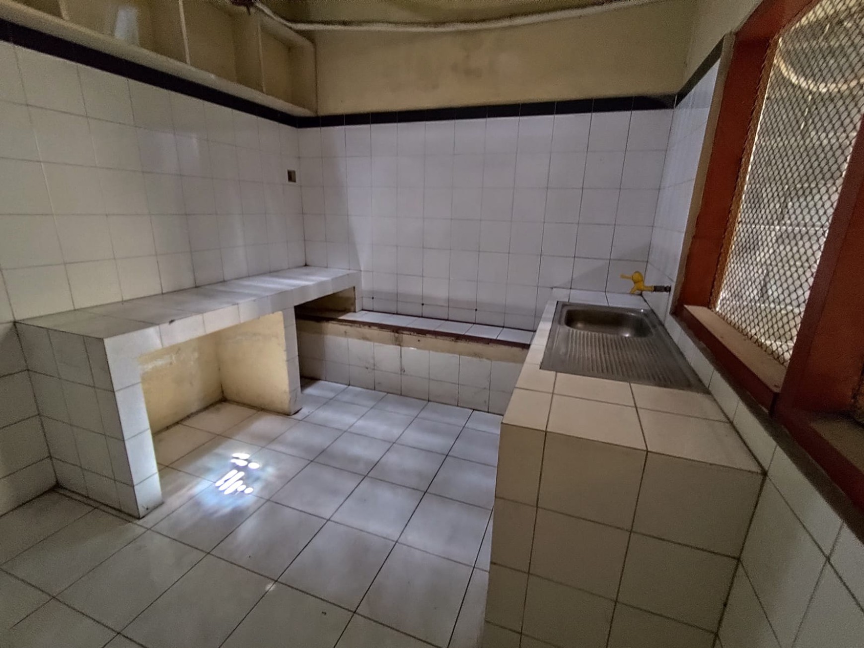 Ruko 306 Meter Persegi, Lokasi Dekat SMK Muhammadiyah 3 Yogyakarta