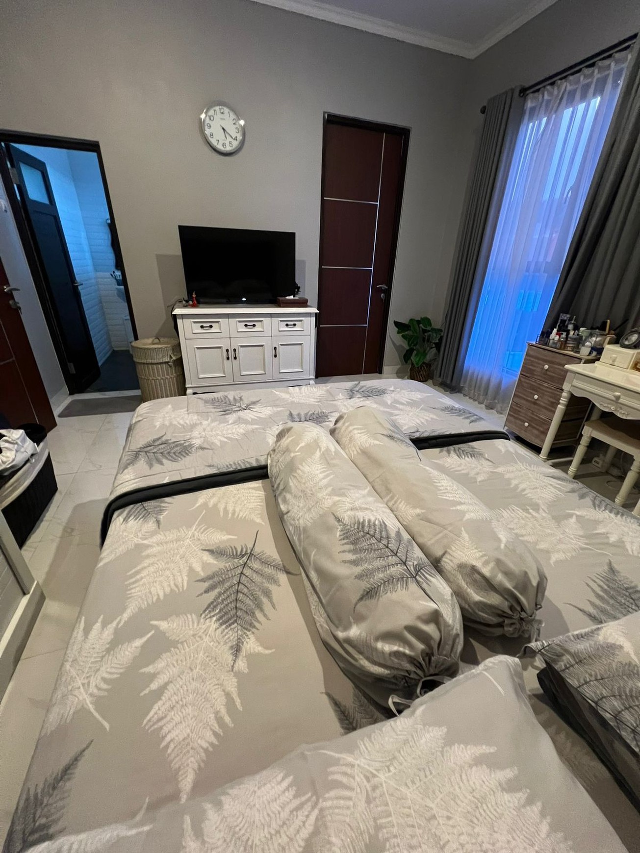 RUMAH DEKAT PINTU TOL CIPUTAT