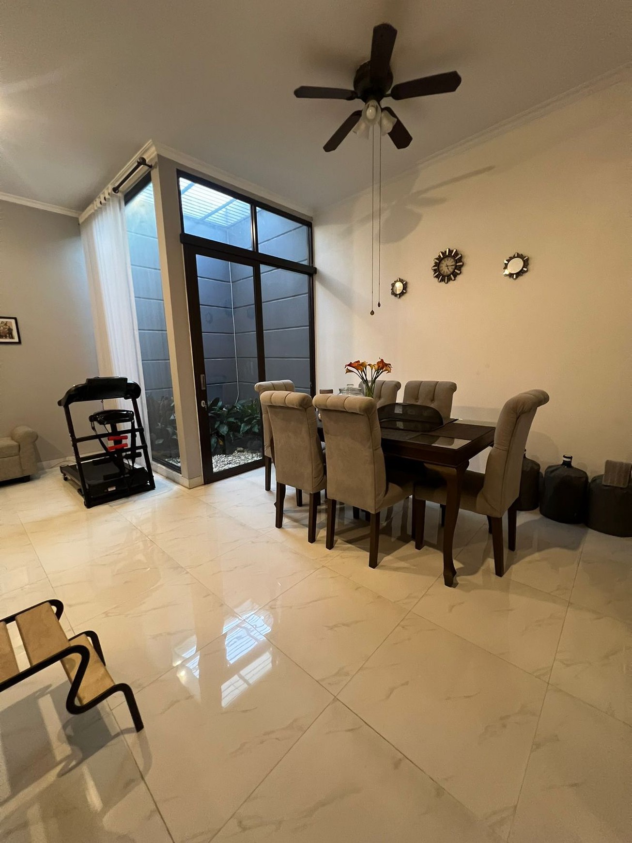 RUMAH DEKAT PINTU TOL CIPUTAT