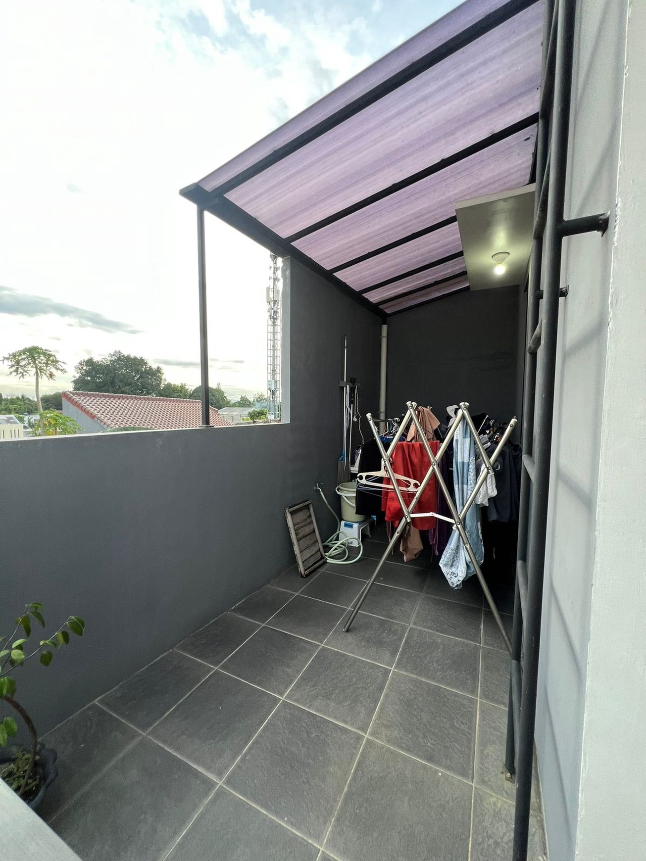 RUMAH DEKAT PINTU TOL CIPUTAT