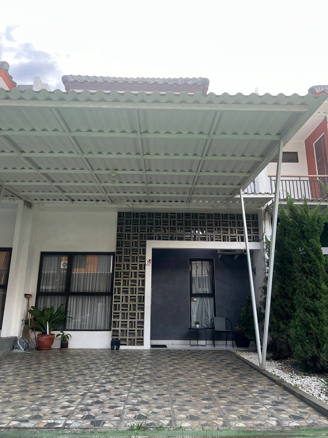 RUMAH DEKAT PINTU TOL CIPUTAT