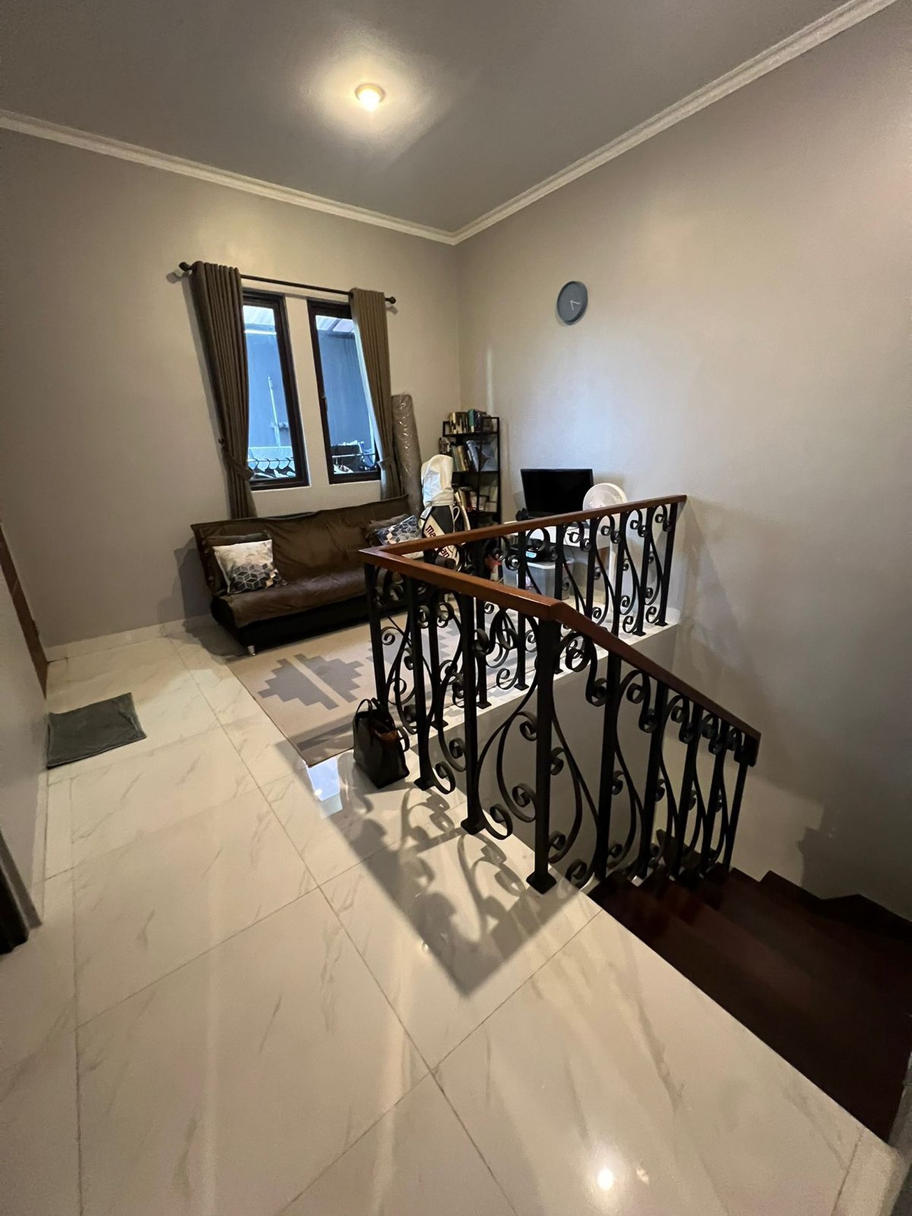 RUMAH DEKAT PINTU TOL CIPUTAT