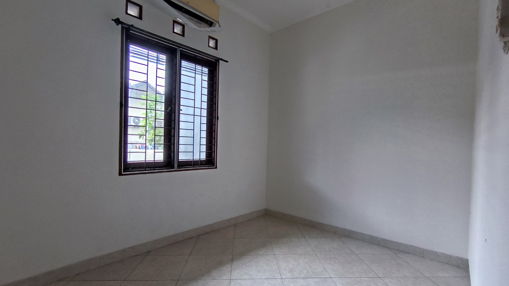 RUMAH DALAM CLUSTER SIAP HUNI