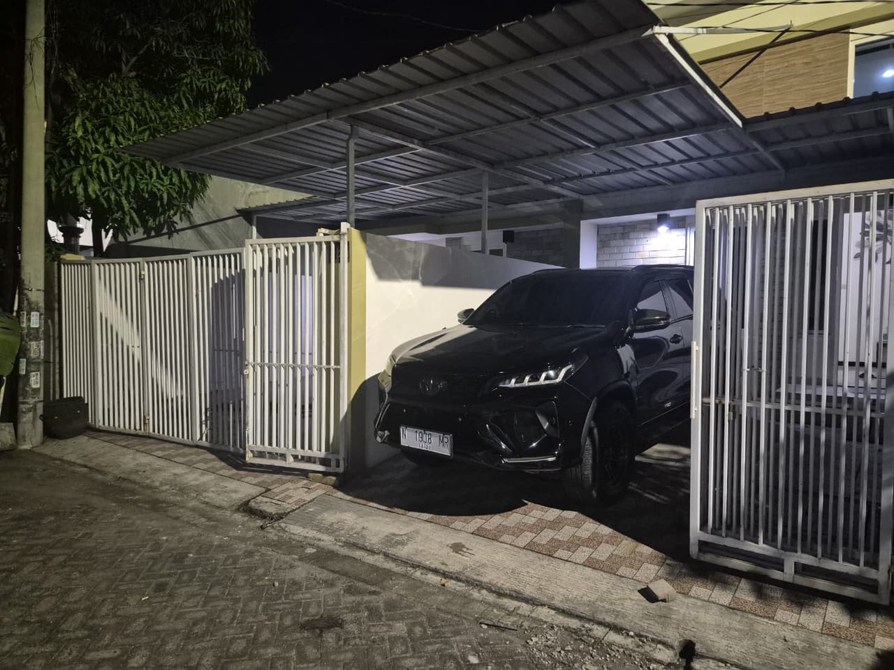 Rumah Modern di Surabaya Timur - Free Canopi & Furnish !