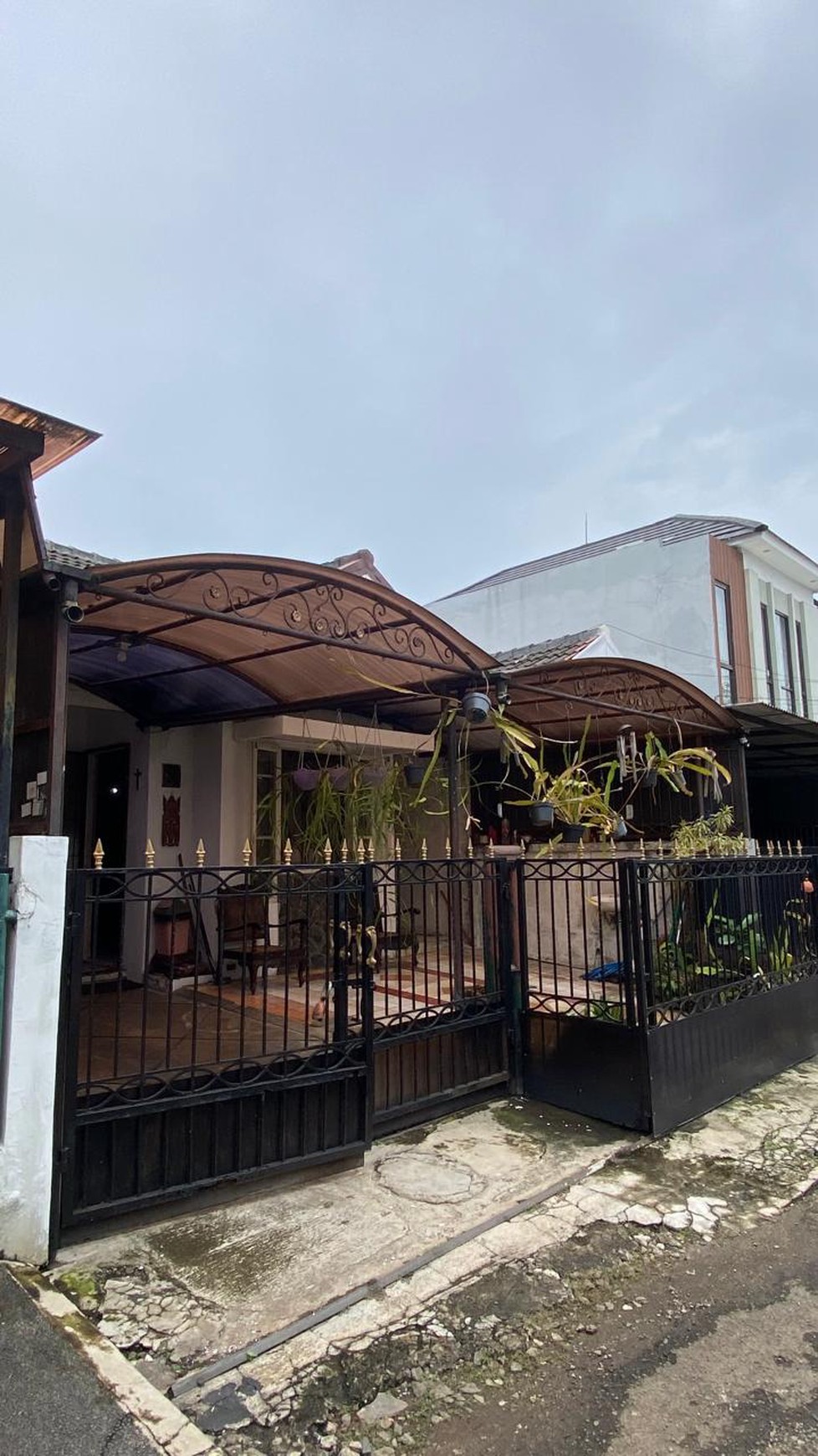 Rumah Siap Huni 2 Lantai KT 2+1 KM 2+1 dengan Hunian Nyaman dan Asri di Ciputat