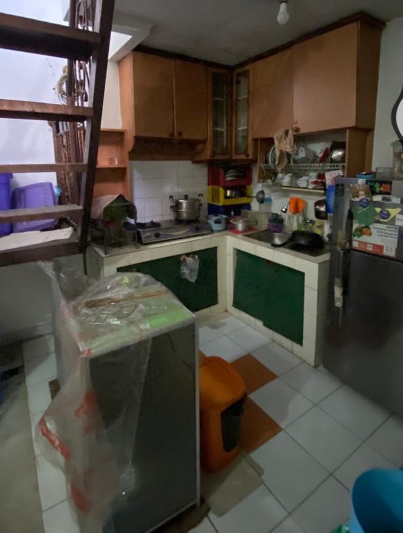 Rumah Siap Huni 2 Lantai KT 2+1 KM 2+1 dengan Hunian Nyaman dan Asri di Ciputat