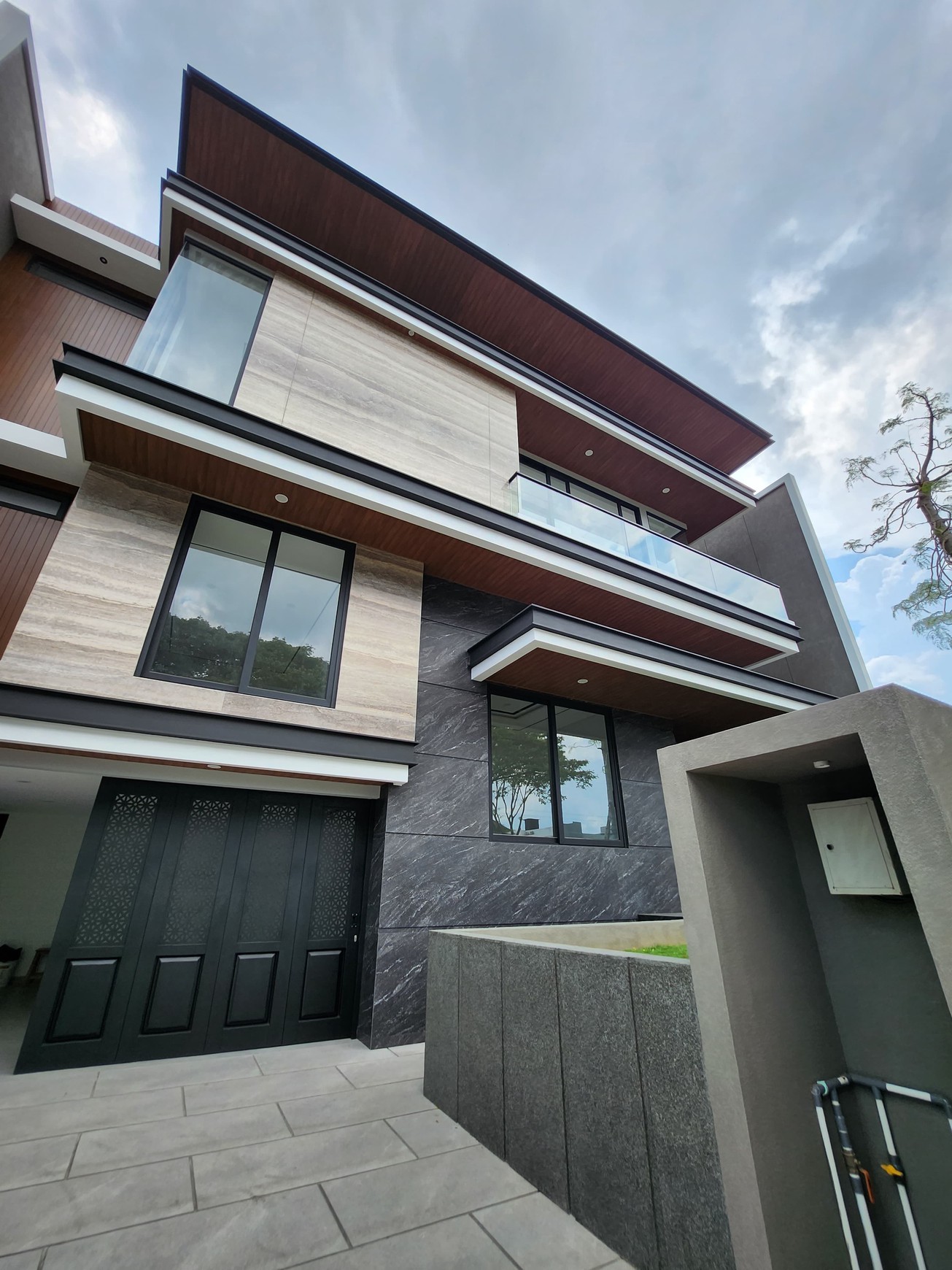 Dijual Rumah Baru Newton Hill Citraland Surabaya Lokasi Premium Dekat Pakuwon Indah, Graha Family, Dian Istana, Pakuwon Mall
