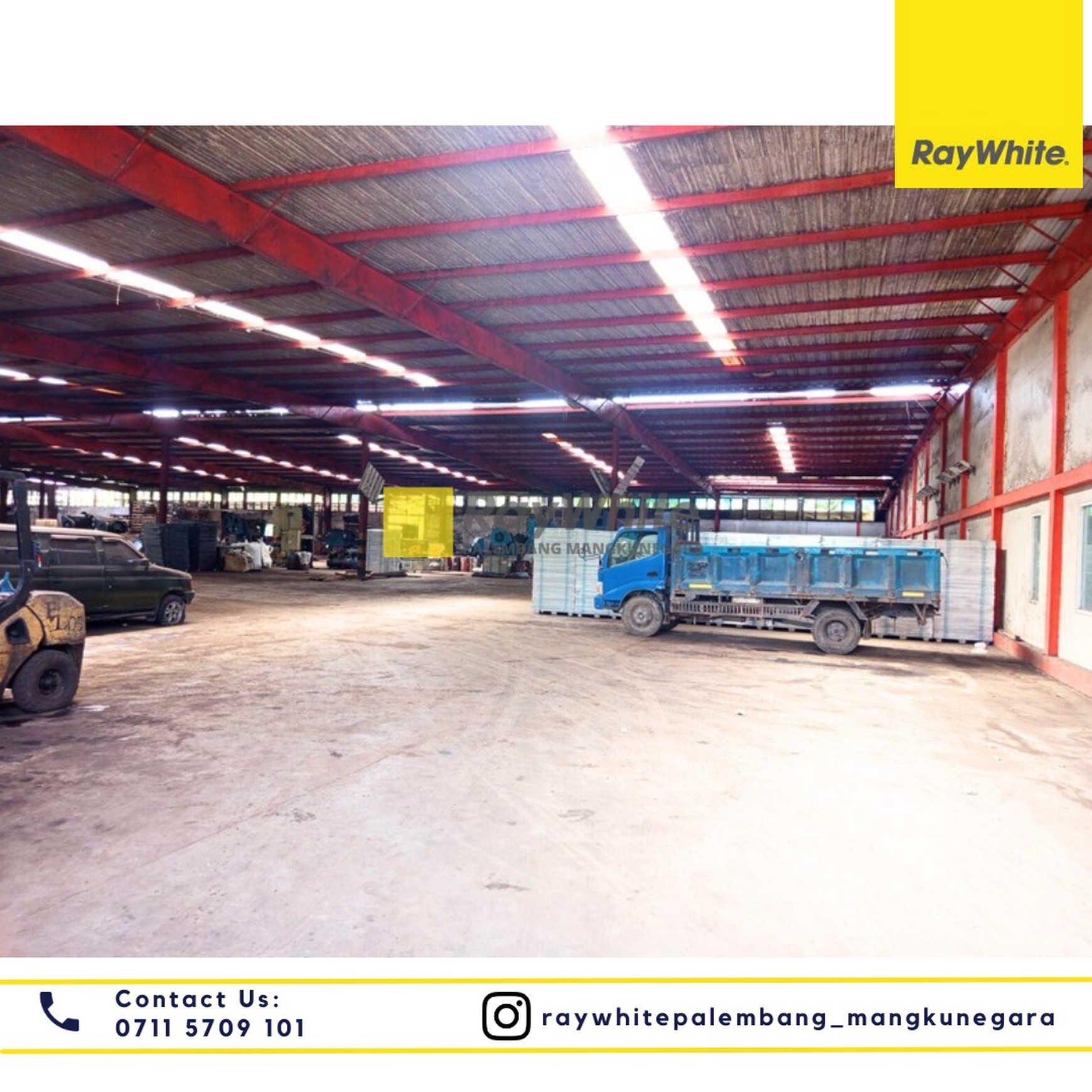 Kantor dan Pabrik dekat Sungai Musi