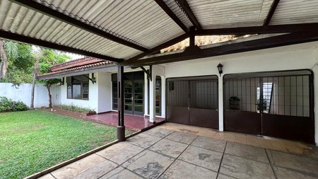 Rumah lama terawat dibawah pasaran lokasi strategis cipete Jakarta Selatan 