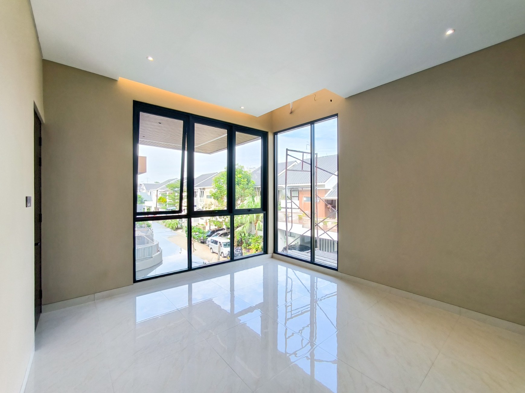 Rumah dalam cluster,swimming pool di Bintaro Jaya 7