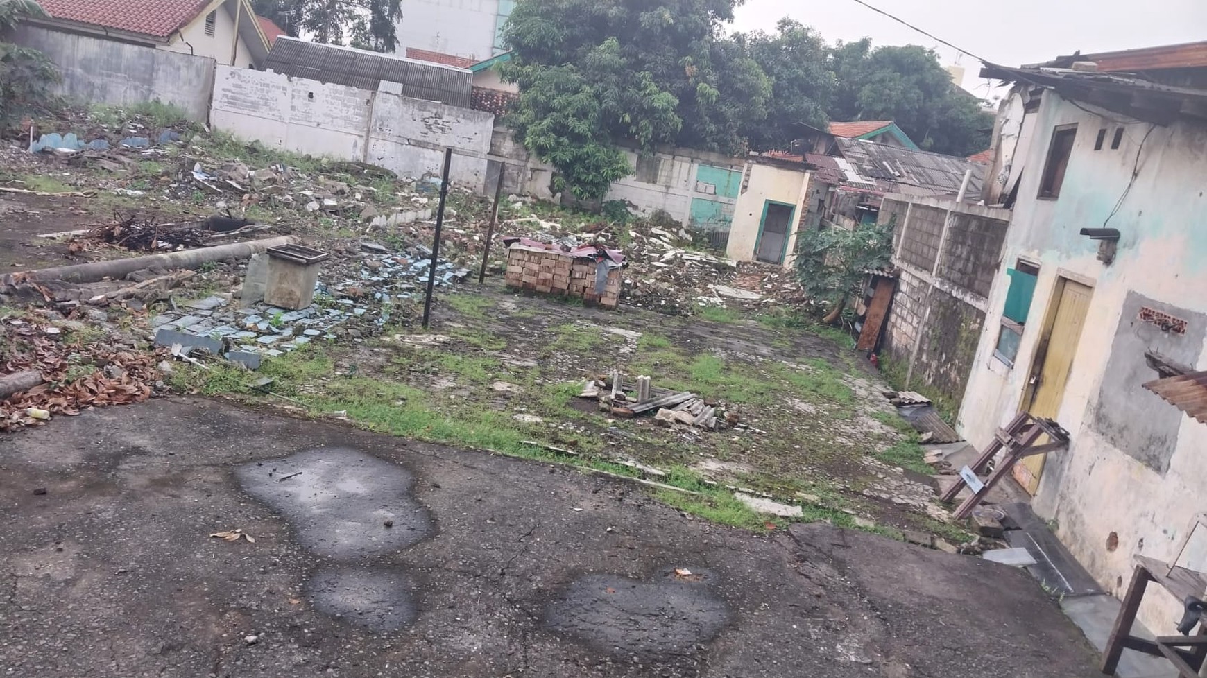 TANAH DI TB SIMATUPANG