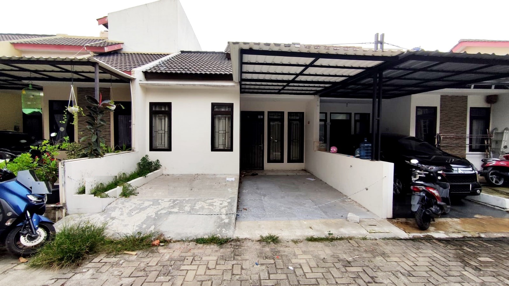 Rumah Baru Renovasi, Minimalis, Siap huni, Lokasi strategis di Ceger